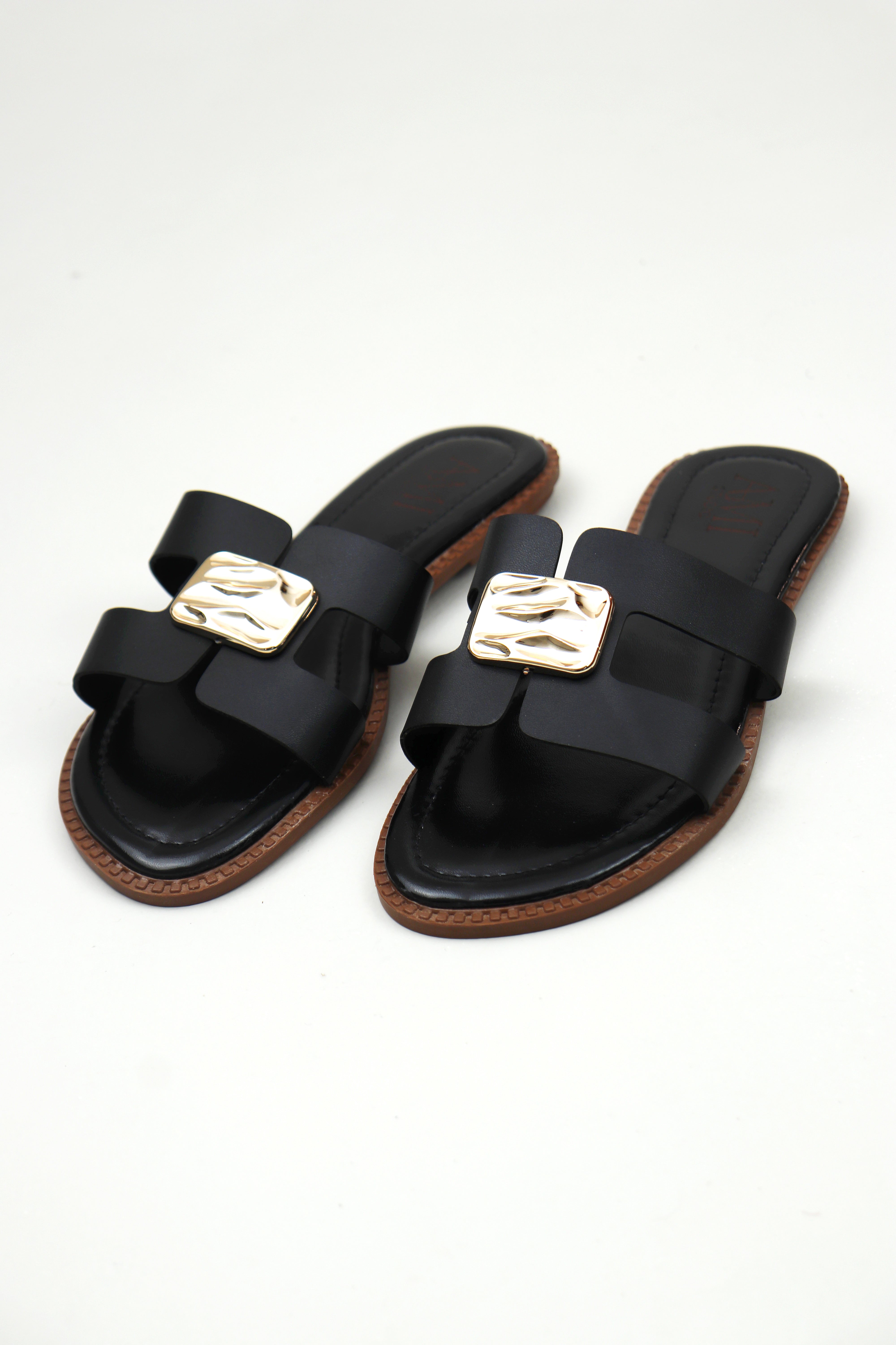 Sandália Feminina Beatriz - Design Sofisticado com Detalhe Metálico